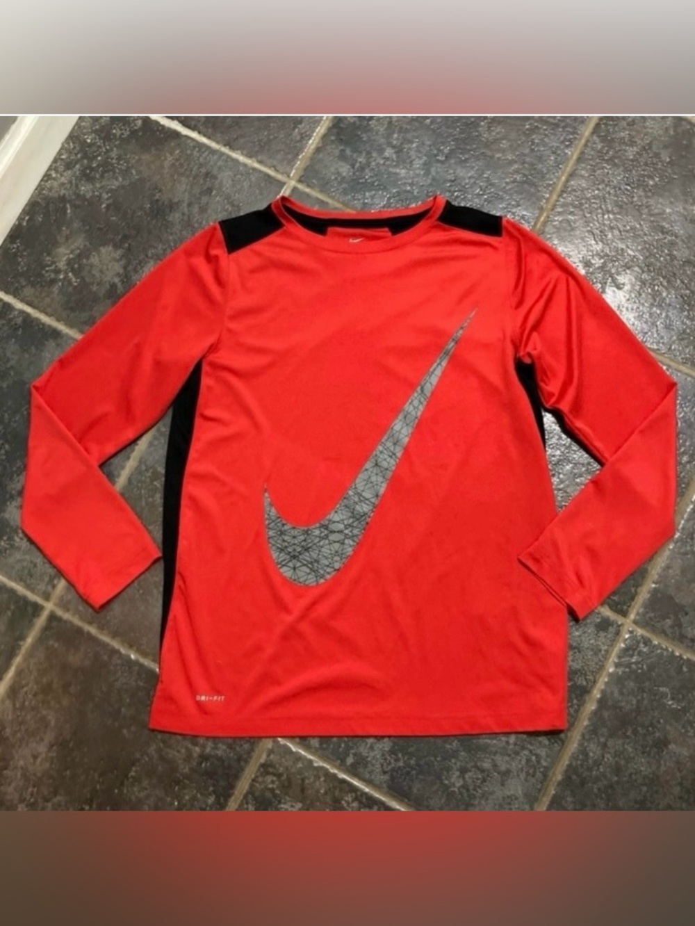Nike Big Kids Legacy GFX Long Sleeve Dri-Fit Top Youth Size XL